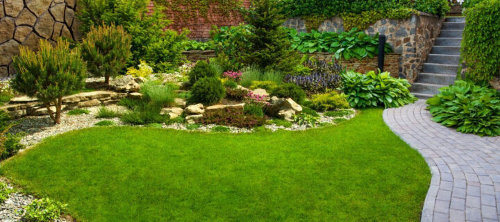 The Benefits of Hiring Professional Gardening and Maintenance Services for Your Lawn & Garden Care